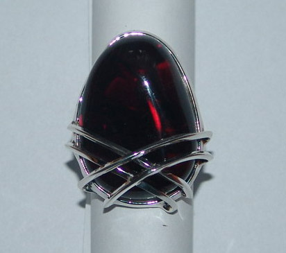 RINGE AUS SILBER UND BERNSTEIN 