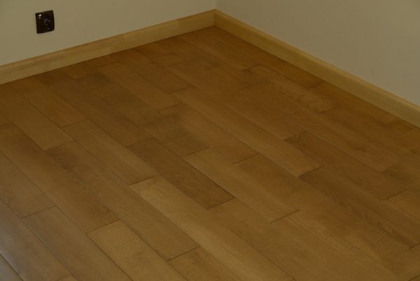 FUßLEISTEN ROTBUCHENHOLZ