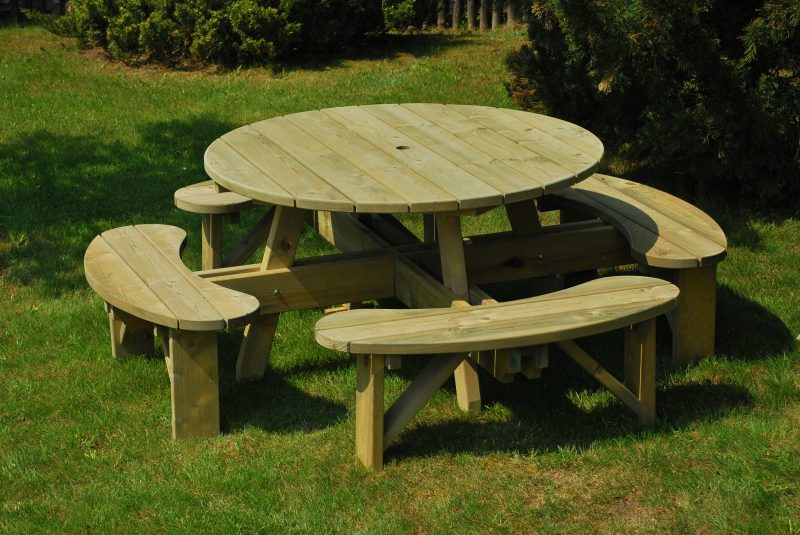 GARTENMÖBEL AUS HOLZ