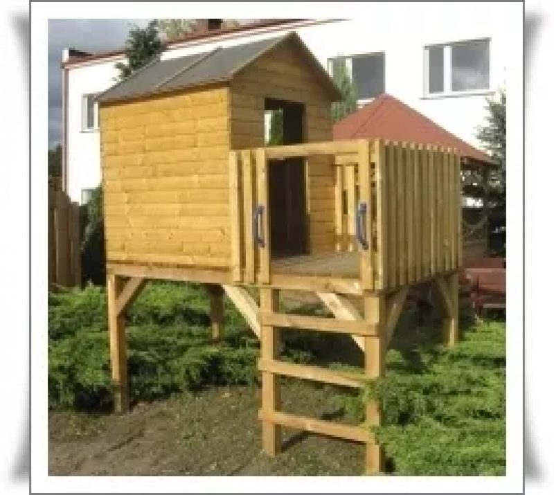 HOLZAUSSTATTUNG FÜR SPIELPLÄTZE 
