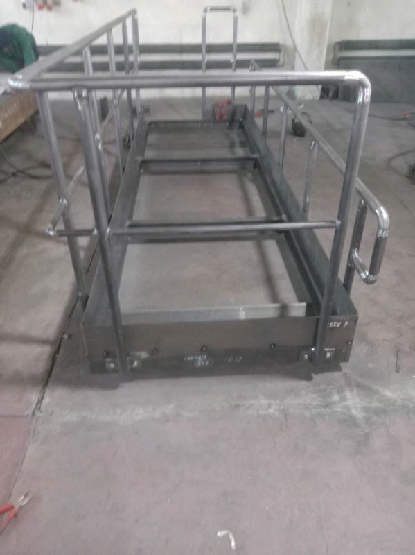 SCHWEISSEN VON METALLKONSTRUKTIONEN