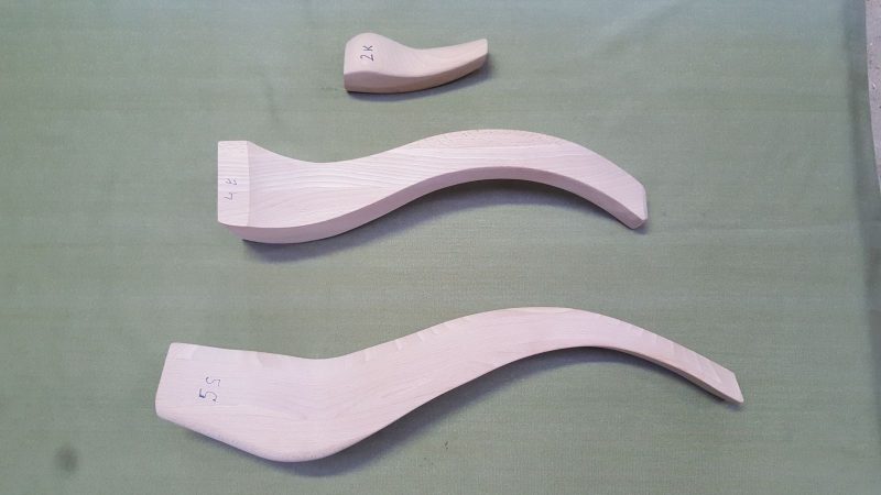 HOLZTISCHBEINE