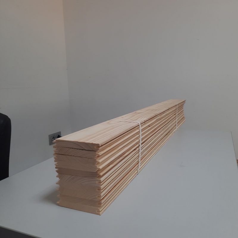 FICHTENHOLZTÄFELUNG
