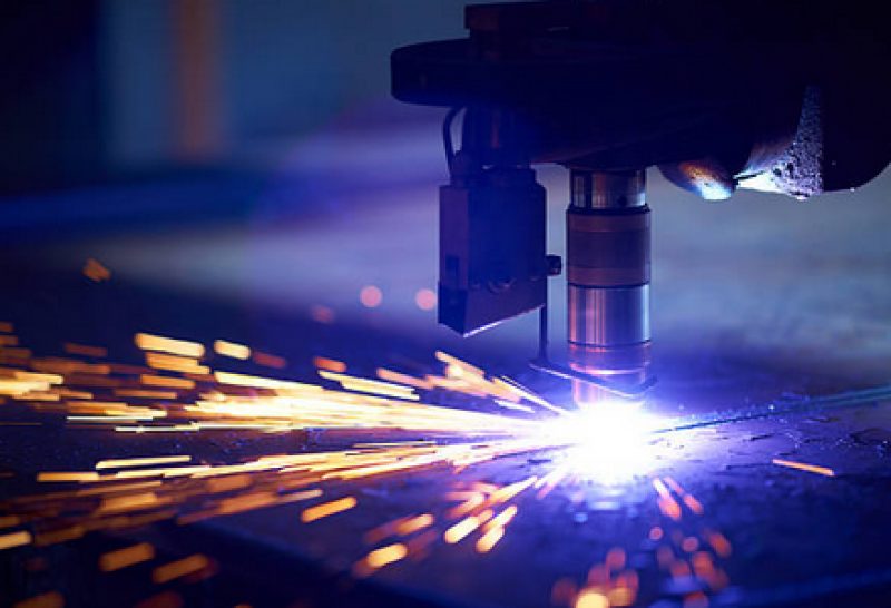 METALLSCHNEIDEN MIT 3D-LASER
