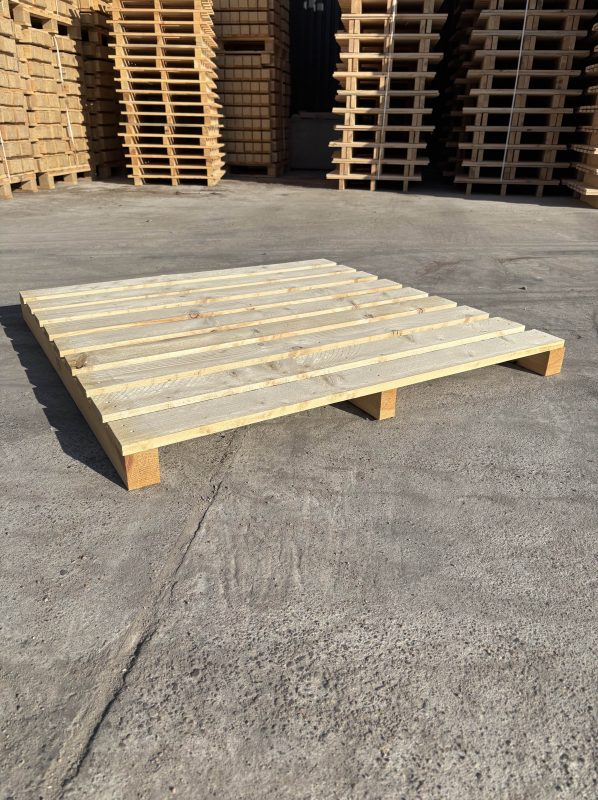 INDUSTRIE-HOLZPALETTEN