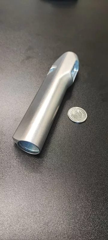 DREHEN VON METALLEN CNC 