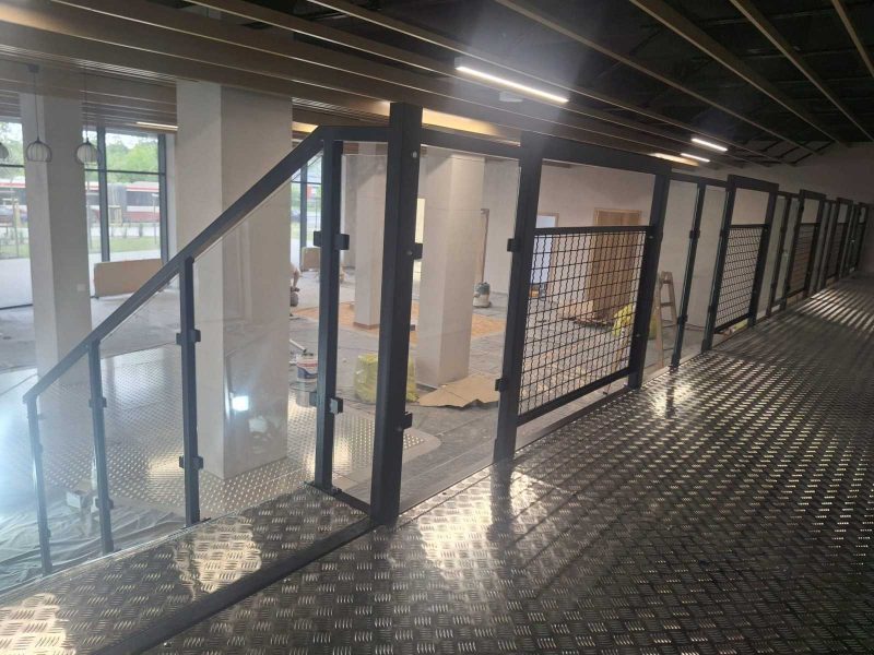 KLEINE STAHLKONSTRUKTIONEN 