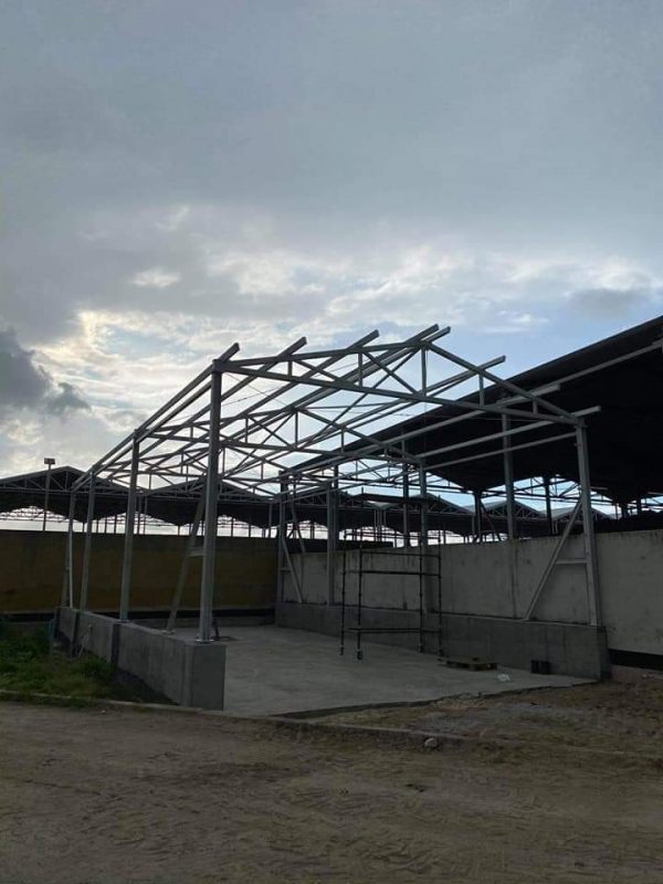 KONSTRUKTIONEN DER STAHLHALLEN 