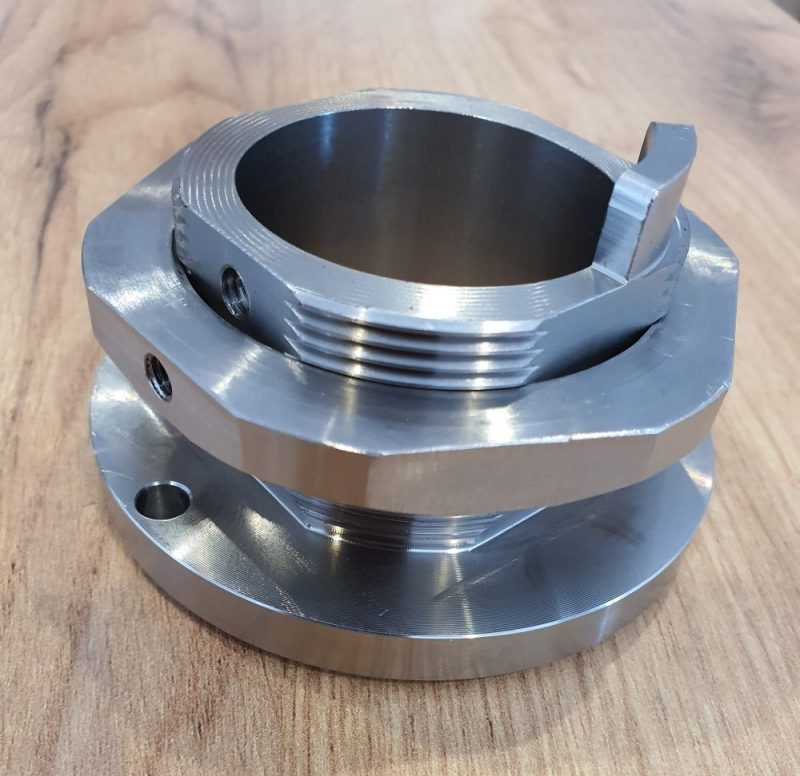DREHEN VON METALLEN CNC 