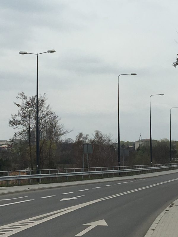 Moderne und langlebige Lichtmasten - Sichere Straßenmasten.